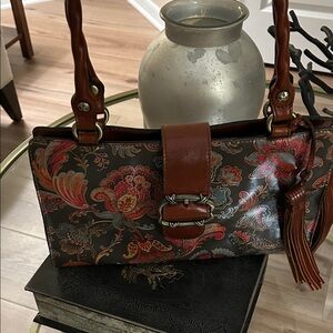 Floral Patterned Shoulder Bag with Brown Accents